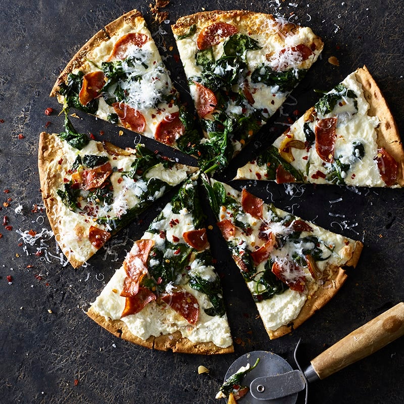 Foto av Ost- och salamipizza med vitlöksspenat från WW ViktVäktarna